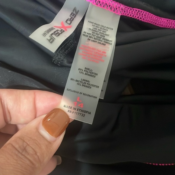 ZeroXPozur Black Skirt with Pink Trimj - Picture 3 of 11